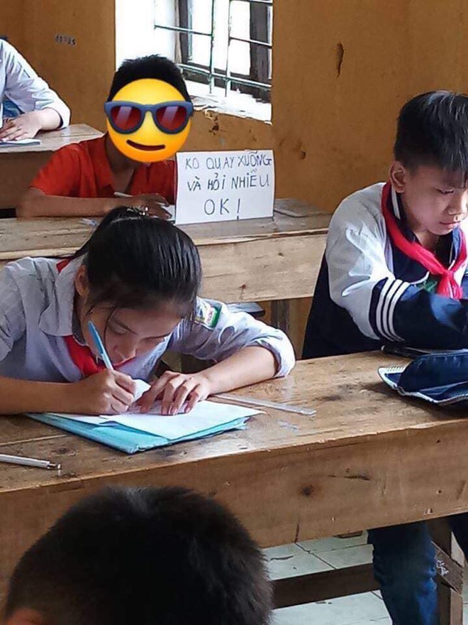 Dòng chữ dằn mặt để trên bàn của hai học sinh trong giờ kiểm tra khiến dân mạng cạn lời - Ảnh 2.