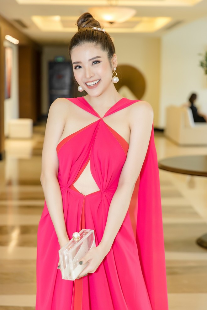 Hoa hậu Phan Hoàng Thu đẹp lộng lẫy khi diện đầm đỏ - Ảnh 5.