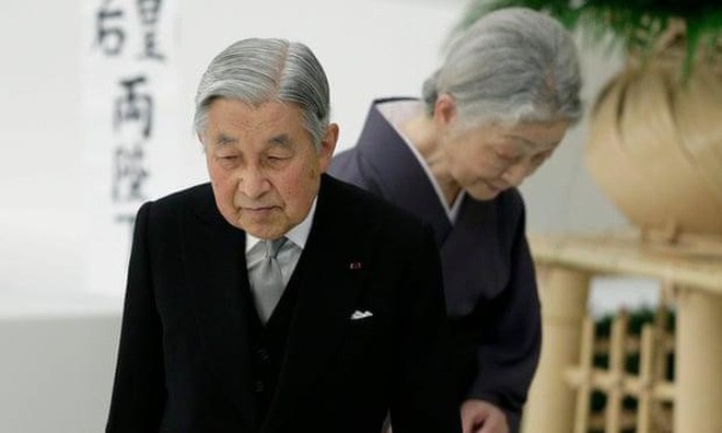 Nhật hoàng Akihito - vị hoàng đế rũ bỏ hình tượng bất khả xâm phạm để đi vào lòng dân và những dấu ấn không thể nào quên trong 30 năm trị vì - Ảnh 6.
