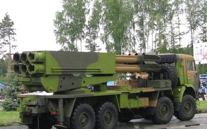 Nga phóng pháo phản lực Tornado-S lần đầu tiên ở Astrakhan - Ảnh 1.