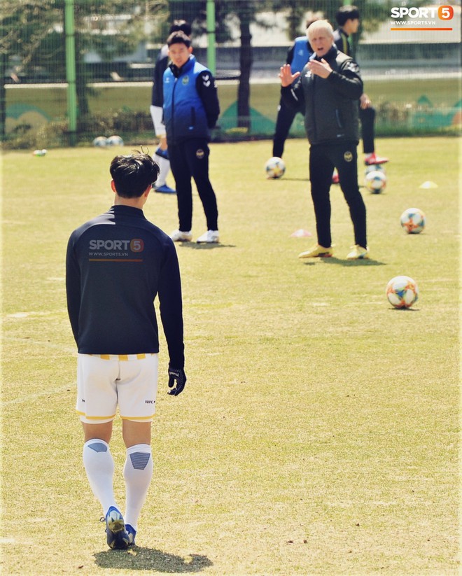 Công Phượng nỗ lực tập luyện dưới nắng gắt, sẵn sàng đá chính ở trận đấu gặp Daegu FC - Ảnh 12.