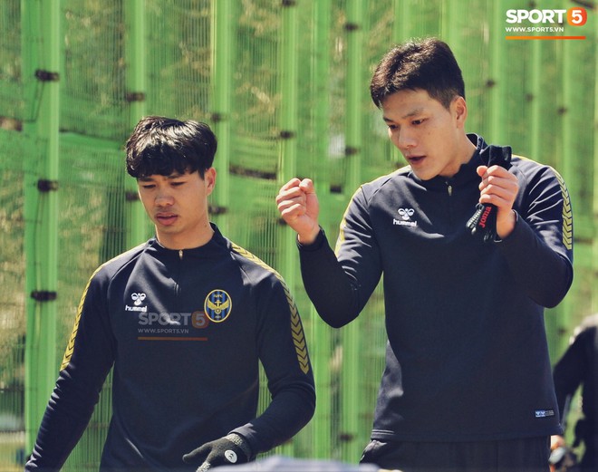 Công Phượng nỗ lực tập luyện dưới nắng gắt, sẵn sàng đá chính ở trận đấu gặp Daegu FC - Ảnh 13.