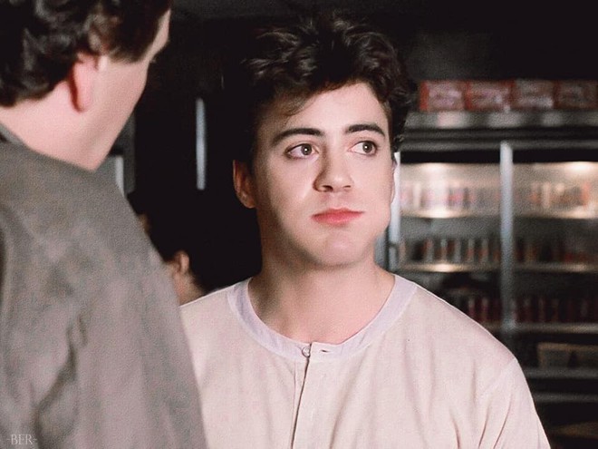 Vẻ đẹp của Iron Man Robert Downey Jr năm 22 tuổi: Đẹp trai lãng tử nhìn là yêu - Ảnh 8.
