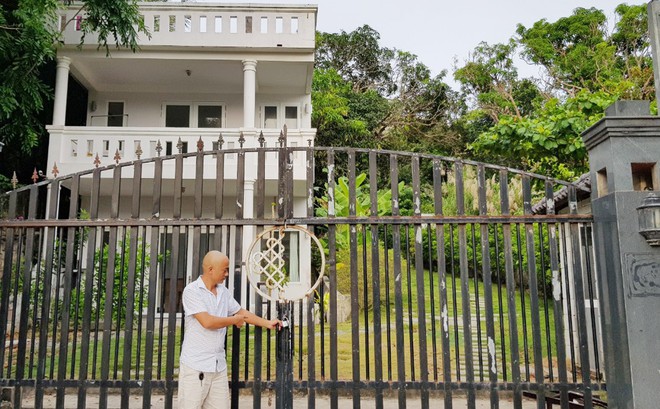 Chủ đất nói về chuyện giám đốc doanh nghiệp đẩy người thuê villa ra vỉa hè ở Phú Quốc - Ảnh 2.