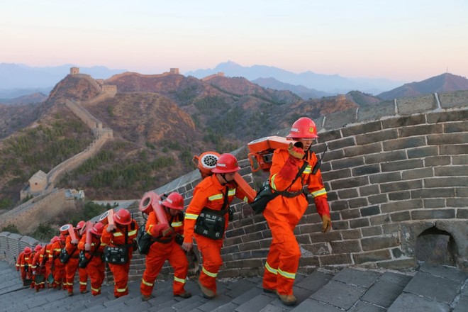 24h qua ảnh: Trung Quốc dùng thuốc nổ phá băng trên sông - Ảnh 8.