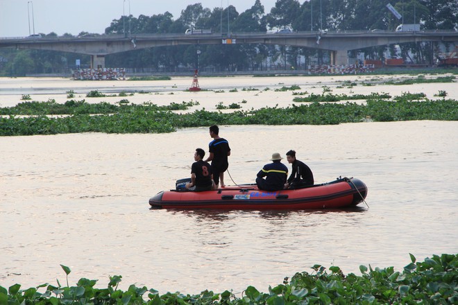 Bơi ra sông Sài Gòn bắt chim, nam thanh niên mất tích - Ảnh 1.