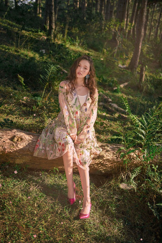 Nữ ca sĩ sinh năm 2000 gây ấn tượng với MV mới - Ảnh 4.