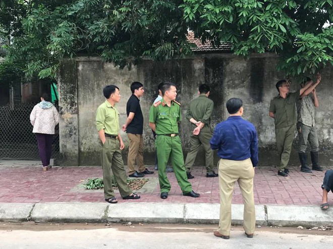 Bố bé trai bị đàn chó dữ cắn tử vong nói con mình rất sợ chó, không dám đi đâu một mình - Ảnh 2.