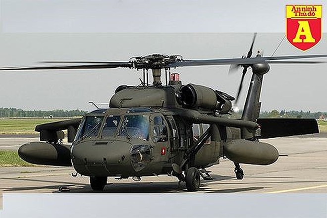 [ẢNH] Diều hâu đen UH-60A Mỹ nghỉ hưu, tạm biệt một huyền thoại - Ảnh 11.