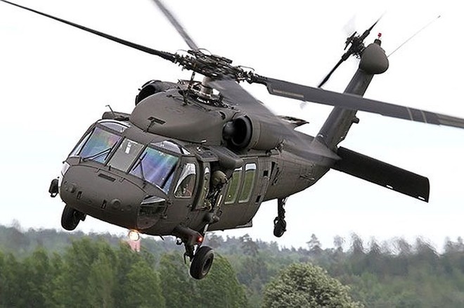 [ẢNH] Diều hâu đen UH-60A Mỹ nghỉ hưu, tạm biệt một huyền thoại - Ảnh 15.