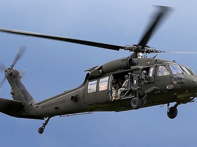 [ẢNH] Diều hâu đen UH-60A Mỹ nghỉ hưu, tạm biệt một huyền thoại - Ảnh 18.