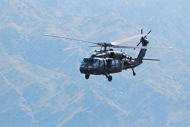 [ẢNH] Diều hâu đen UH-60A Mỹ nghỉ hưu, tạm biệt một huyền thoại - Ảnh 7.