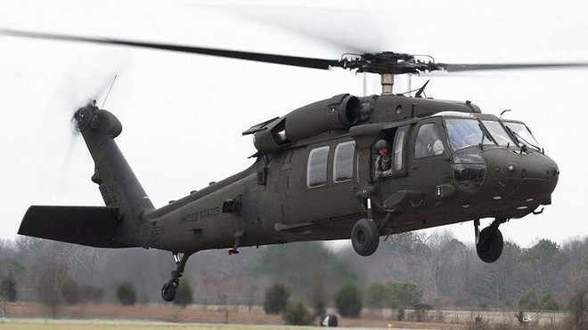 [ẢNH] Diều hâu đen UH-60A Mỹ nghỉ hưu, tạm biệt một huyền thoại - Ảnh 8.