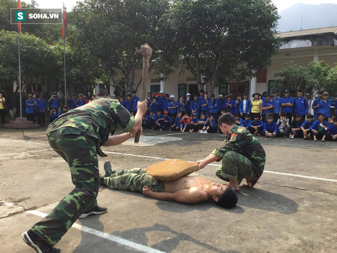 Lính Biên phòng Việt Nam và những màn trình diễn khí công thượng thừa như phim hành động - Ảnh 3.