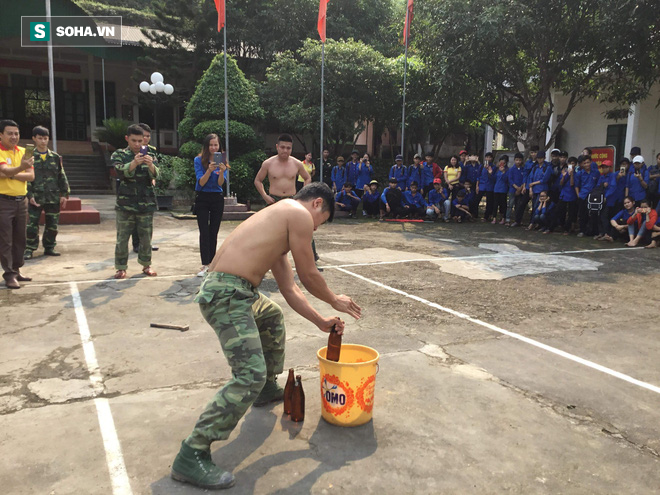 Lính Biên phòng Việt Nam và những màn trình diễn khí công thượng thừa như phim hành động - Ảnh 4.