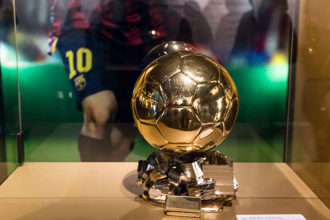 Messi so tài Salah: Cuộc chiến của hai vị thần tranh đoạt Quả bóng Vàng - Ảnh 4.