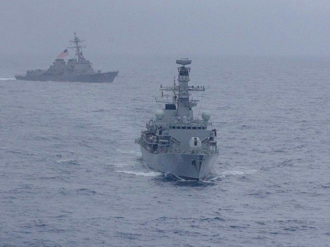 Hải quân Mỹ, Nhật, Ấn Độ và Philippines diễn tập trên Biển Đông thách thức yêu sách của Trung Quốc - Ảnh 3.