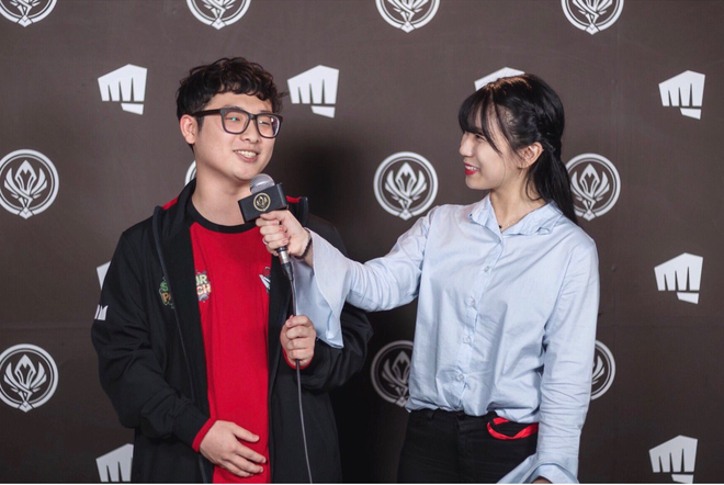 Ngoài những trận đấu hấp dẫn, người hâm mộ không thể rời mắt khỏi MSI 2019 vì những MC quá đỗi xinh đẹp này - Ảnh 13.