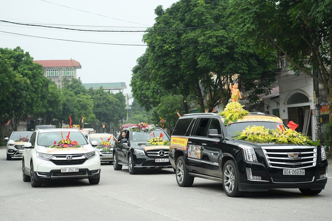 Hơn 400 xe hoa diễu hành rước Phật trước đại lễ Phật Đản Vesak - Ảnh 10.