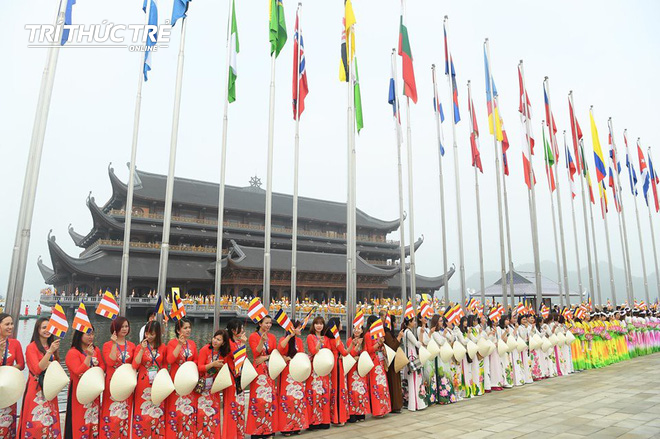 Thủ tướng Nguyễn Xuân Phúc dự khai mạc Vesak tại chùa Tam Chúc, Hà Nam - Ảnh 4.