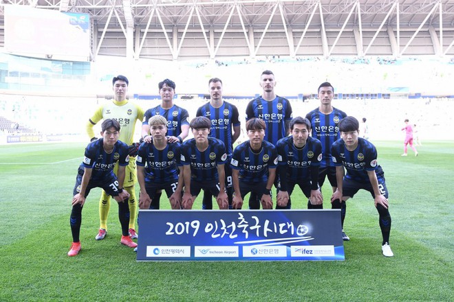 Công Phượng tóc vàng hoe, tả xung hữu đột ở Incheon United - Ảnh 1.