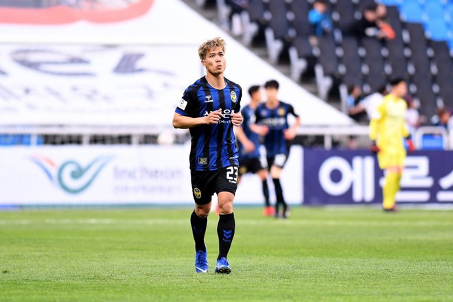 Công Phượng tóc vàng hoe, tả xung hữu đột ở Incheon United - Ảnh 13.