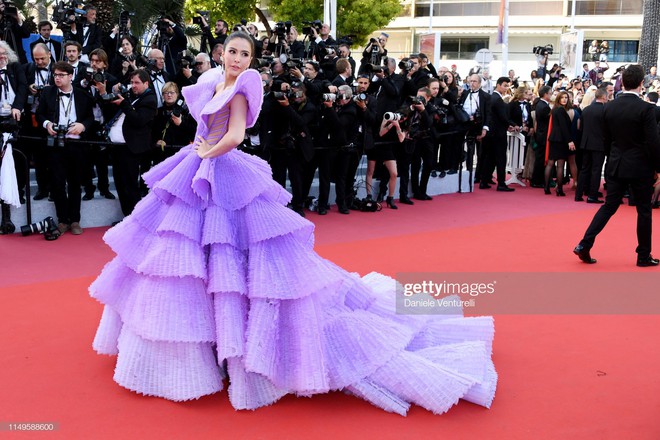 Màn đụng độ thú vị tại thảm đỏ Cannes: Chị đại showbiz Thái được chăm sóc như bà hoàng, siêu mẫu thế giới Bella Hadid bị ngó lơ - Ảnh 5.