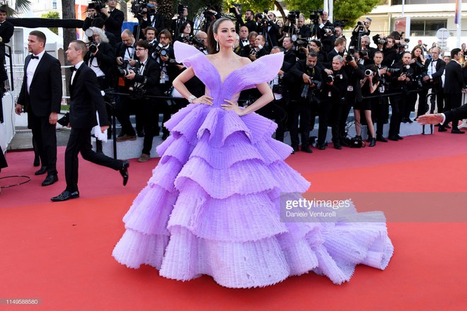 Màn đụng độ thú vị tại thảm đỏ Cannes: Chị đại showbiz Thái được chăm sóc như bà hoàng, siêu mẫu thế giới Bella Hadid bị ngó lơ - Ảnh 6.