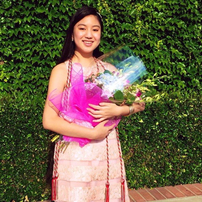 Nữ sinh gốc Việt gây bão truyền thông quốc tế: 14 tuổi tốt nghiệp cấp 3, 19 tuổi là dược sĩ trẻ nhất bang California, Mỹ - Ảnh 1.