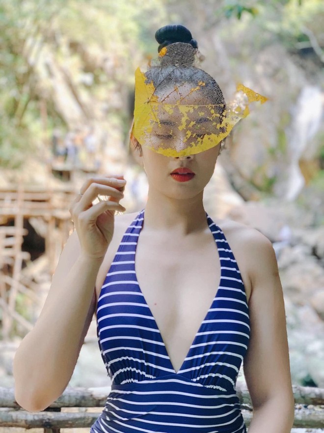 Hiếm hoi thấy Ngọc Hân diện áo tắm khoe body sau 9 năm đăng quang Hoa hậu Việt Nam - Ảnh 2.