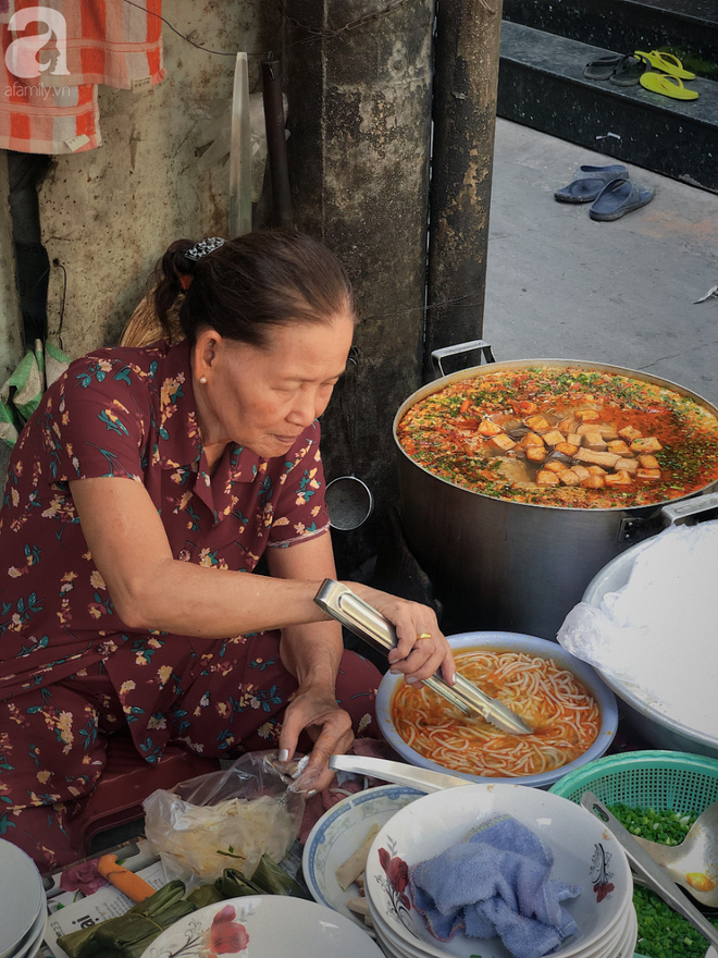 Quán ăn nhỏ hơn 40 năm tuổi góp phần làm nên văn hóa ẩm thực hẻm Sài Gòn: 7 ngày bán 7 món khác nhau, tuyệt hảo nhất chính là món chay - Ảnh 14.