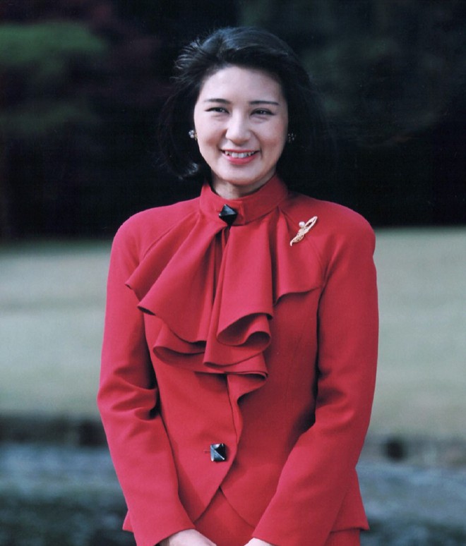 Từ nhan sắc cho đến phong cách thời trang, Hoàng Hậu Masako Owada đều toát lên khí chất của“mẫu nghi thiên hạ” - Ảnh 2.