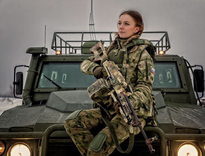 [Ảnh] Những nữ sĩ quan duyên dáng, xinh đẹp trong lực lượng cảnh sát Nga - Ảnh 9.