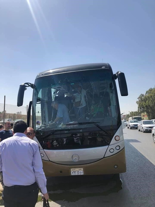 Xe du lịch lại bị đánh bom ở Ai Cập, 16 du khách bị thương - Ảnh 4.