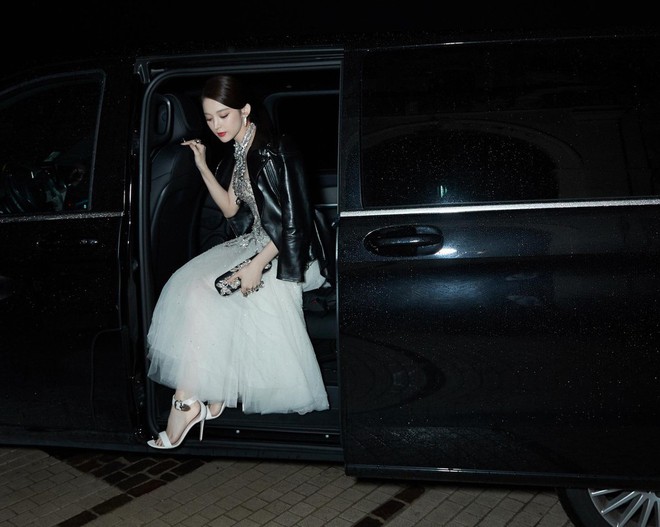 Mỹ nhân bị nhầm với Ngọc Trinh: Nàng công chúa Hoa ngữ đẹp ná thở tại Cannes bất chấp ảnh không photoshop - Ảnh 7.