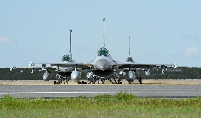 Chê giá cao, Bulgaria có khả năng ngừng mua F-16 của Mỹ - Ảnh 1.