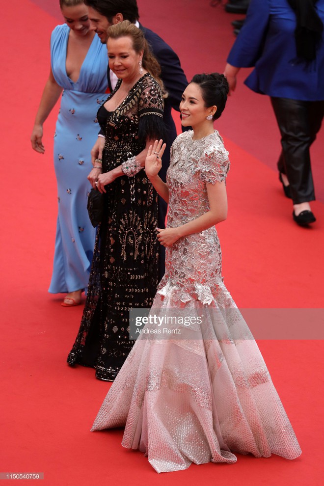 Cannes ngày 6: Chương Tử Di thần thái ngút ngàn, Hoa hậu đẹp nhất mọi thời đại đè bẹp loạt mỹ nhân Hollywood - Ảnh 4.