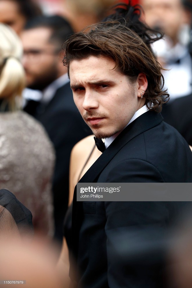 Thảm đỏ Cannes nóng lên từng phút: Brad Pitt - Leonardo lịch lãm ná thở, Chương Tử Di khoe vòng một giành spotlight - Ảnh 7.