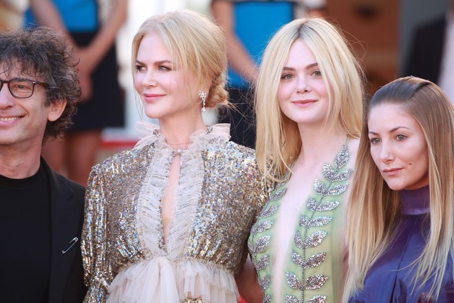 Giám khảo trẻ nhất lịch sử Cannes Elle Fanning: Đẹp vô thực, từ bóng của chị gái thành cô tiên nước Mỹ quyền lực - Ảnh 10.