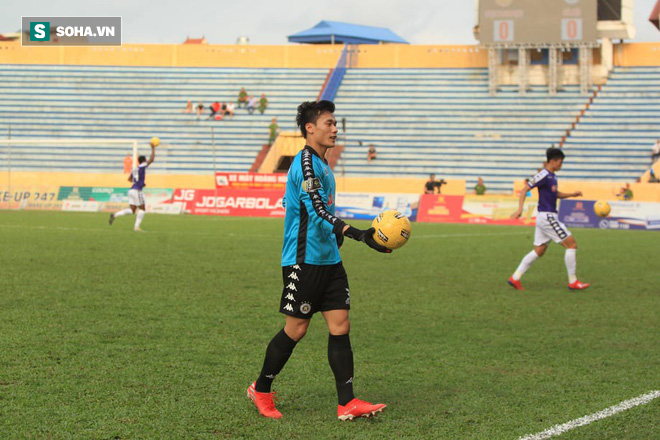 Bùi Tiến Dũng hai lần chôn chân, Hà Nội FC gục ngã khó tin trước đối thủ “chiếu dưới” - Ảnh 2.