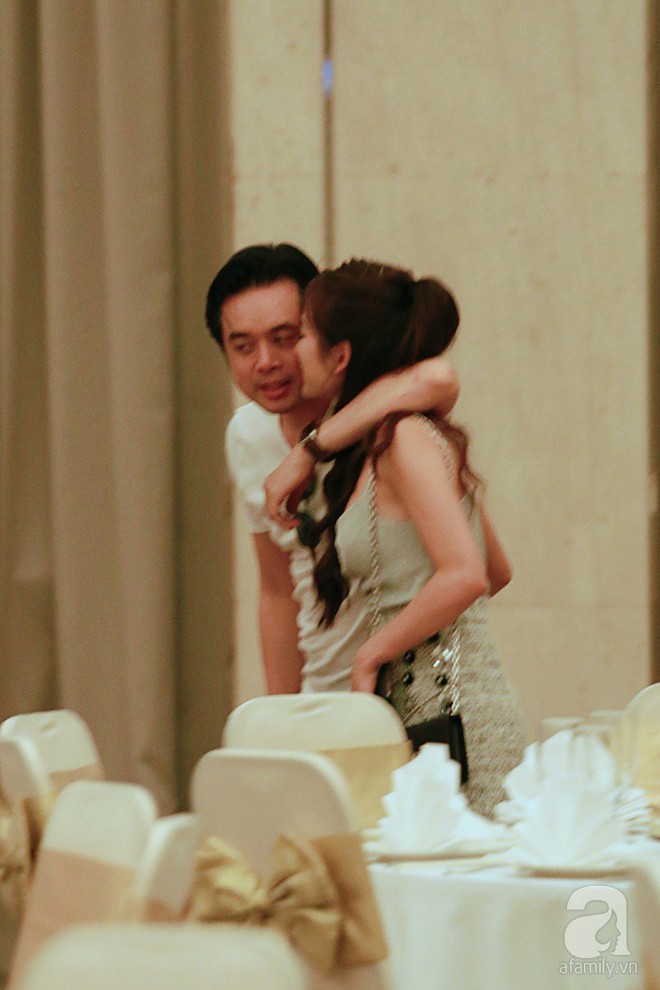 Hot: Dương Khắc Linh cùng vợ sắp cưới khoác vai, công khai ôm hôn tình tứ trước ngày lên xe hoa - Ảnh 11.