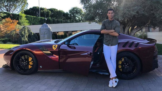 Mùa giải sắp kết thúc, Ronaldo tự thưởng cho bản thân siêu xe triệu USD khiến fan trầm trồ: Đẳng cấp vậy mới xứng với anh - Ảnh 7.
