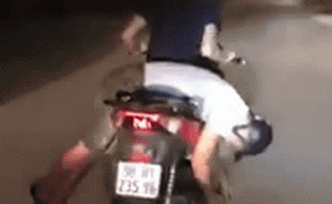 31wyq0-1558872367403696385512-crop-15588723898481302298121.gif