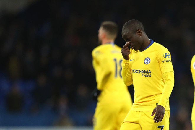 Chelsea mất “siêu” tiền vệ trước thềm chung kết Europa League? - Ảnh 1.