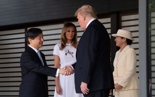 Vợ chồng Tổng thống Trump gặp tân Hoàng đế Nhật Bản, Hoàng hậu Masako khiến nhiều người kinh ngạc khi xuất hiện với hình ảnh hoàn hảo hơn mong đợi - Ảnh 1.