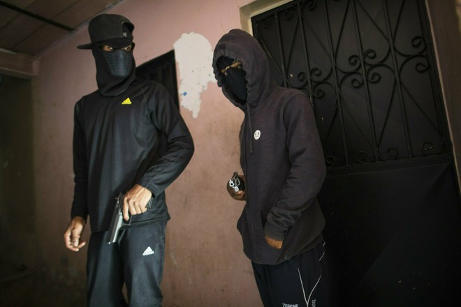 Đạn trở thành hàng xa xỉ ở Venezuela, tội phạm chẳng muốn nổ súng vì dân không có tiền để cướp - Ảnh 4.