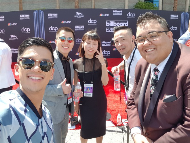 Trọng Hiếu mặc hàng hiệu, xuất hiện trên thảm đỏ Billboard Music Awards 2019 - Ảnh 6.