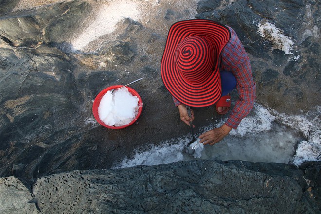 Hạt muối tinh ở ngọn núi hơn 400 năm tuổi - Ảnh 13.