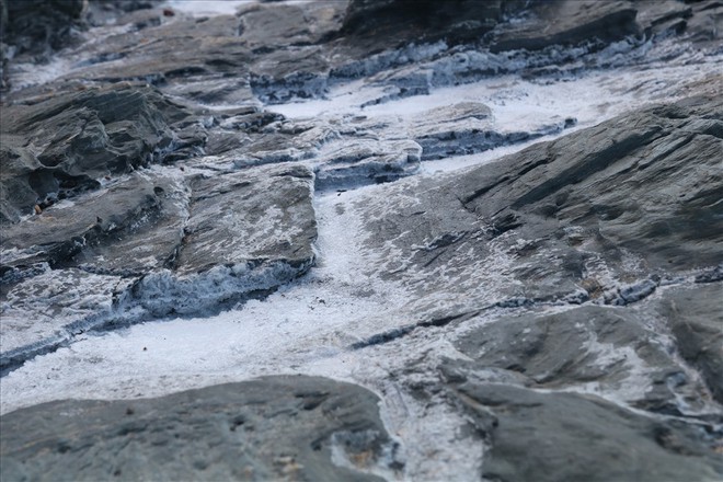 Hạt muối tinh ở ngọn núi hơn 400 năm tuổi - Ảnh 3.