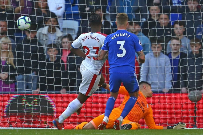 Thủ môn Philippines từng từ chối dự Asian Cup vì giải Ngoại hạng Anh buồn bã khi đội nhà bị xuống hạng - Ảnh 3.